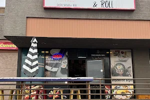 Dara Sushi & Roll image