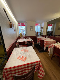 Atmosphère du Restaurant français Au P'Tit Bouchon à Vienne - n°13