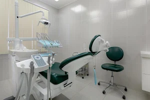 Стоматология Attica clinic в Приморском районе | виниры, зуботехническая лаборатория, имплантация зубов image