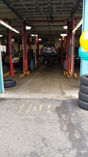 Tire Shop «Mavis Discount Tire», reviews and photos, 1919 Broadhollow Rd, Farmingdale, NY 11735, USA