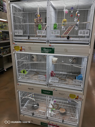 Pet Supply Store «Pet Supplies Plus», reviews and photos, 3060 N Lewis Ave, Waukegan, IL 60087, USA