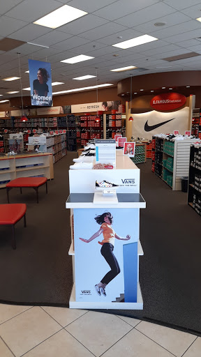 Shoe Store «Famous Footwear», reviews and photos, 9450 W Northern Ave, Glendale, AZ 85305, USA