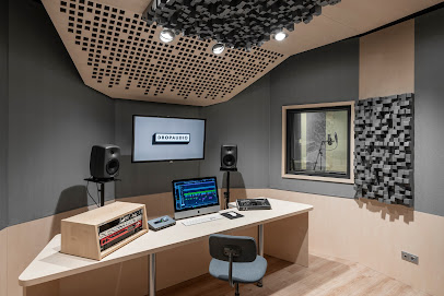 DROPAUDIO garso įrašų studija / sound recording studio