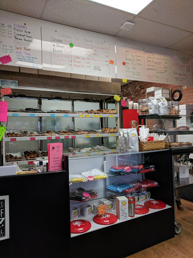 Bakery «Beach Donut Shop», reviews and photos, 344 E Main St, Clinton, CT 06413, USA