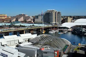 Metro Apartments on Darling Harbour image