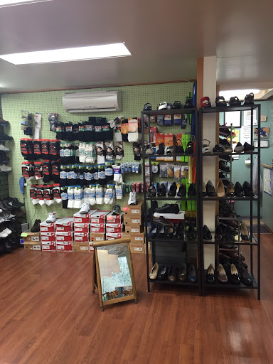 Shoe Store «Shoreline Wide Shoes», reviews and photos, 7621 Lake Ballinger Way, Edmonds, WA 98026, USA