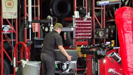 Tire Shop «Discount Tire Store - Spring, TX», reviews and photos, 6510 Farm to Market 2920, Spring, TX 77379, USA