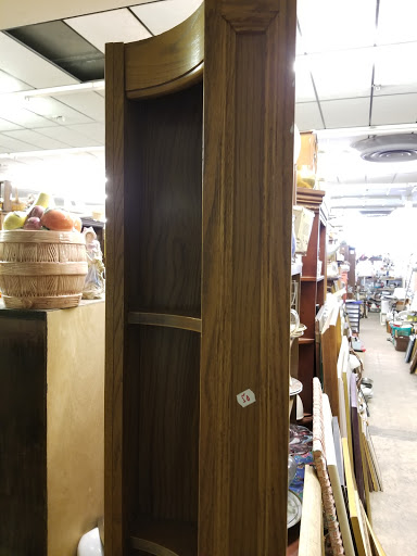 Antique Store «Englishtown Antiques & Used», reviews and photos, 42 Main St, Englishtown, NJ 07726, USA