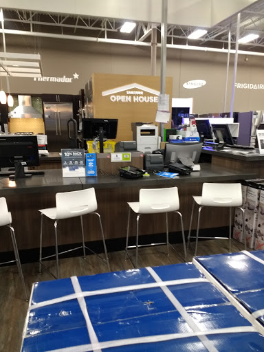 Electronics Store «Best Buy», reviews and photos, 350 W Army Trail Rd, Bloomingdale, IL 60108, USA