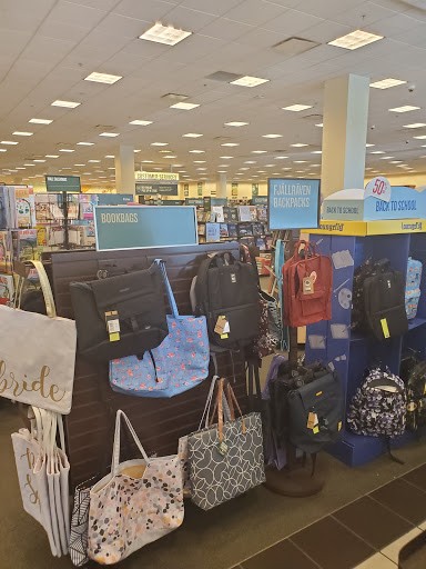 Book Store «Barnes & Noble», reviews and photos, 6050 El Cerrito Plaza, El Cerrito, CA 94530, USA