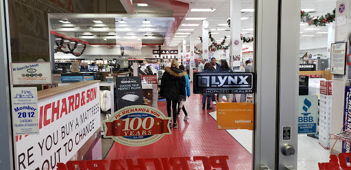 Appliance Store «P.C. Richard & Son», reviews and photos, 2999 Hempstead Turnpike, Levittown, NY 11756, USA