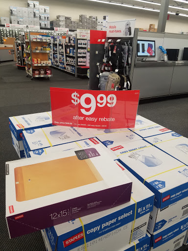 Office Supply Store «Staples», reviews and photos, 2080 W Empire Ave, Burbank, CA 91504, USA