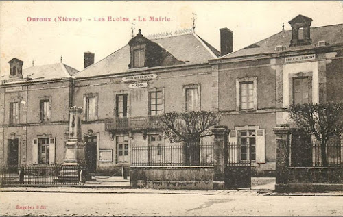 Lodge Gîte d'étape et de groupe La Loutière Ouroux-en-Morvan