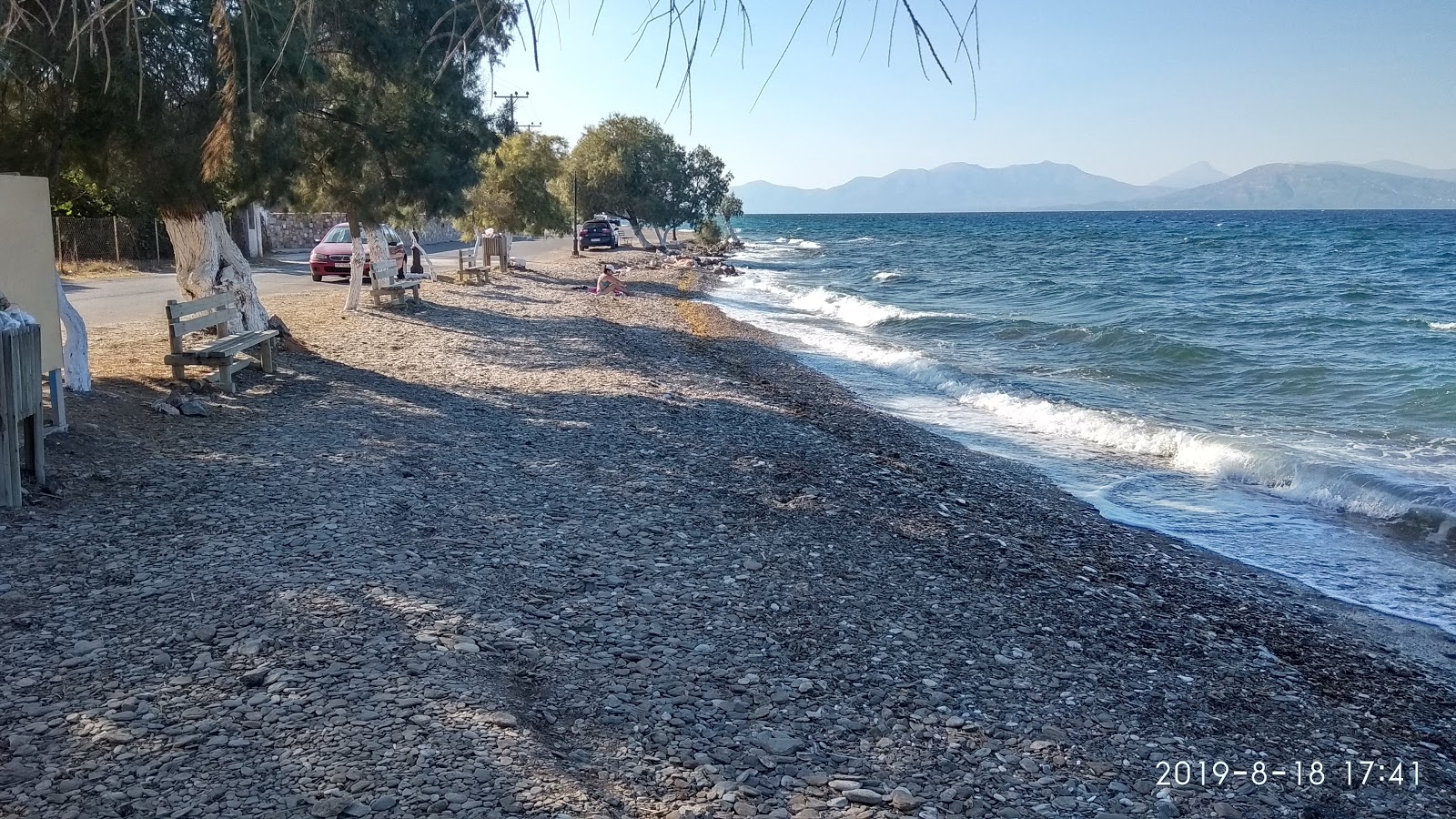 Sesi beach'in fotoğrafı geniş plaj ile birlikte