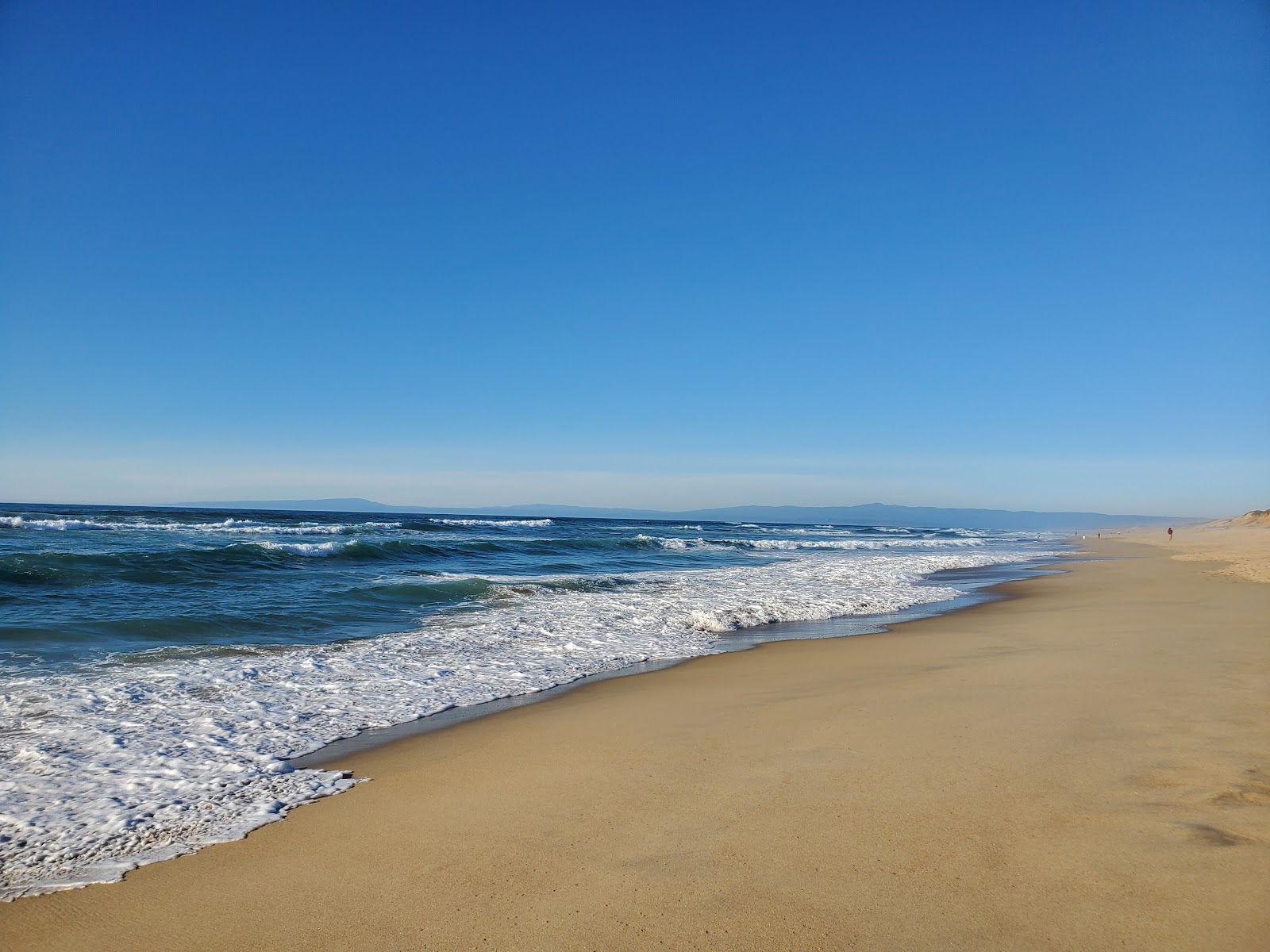 Foto von Marina Beach mit langer gerader strand