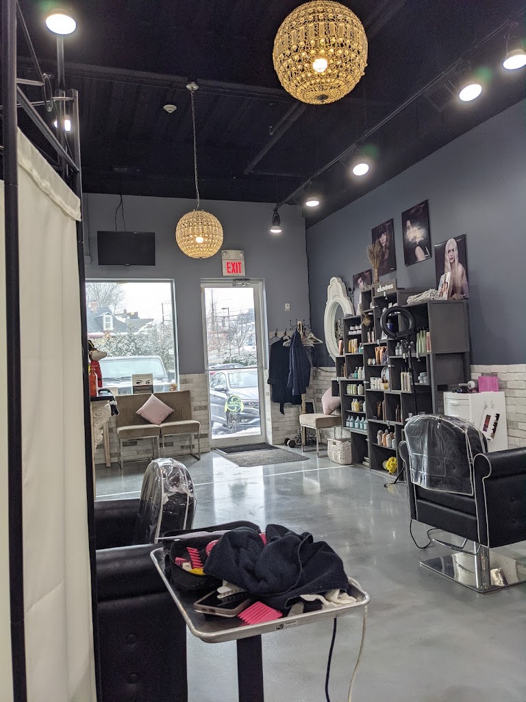 Salon 469 06830