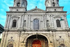 Holy Rosary Parish Church (Pisamban Maragul) (Santo Entierro and Santo Rosario Streets) image