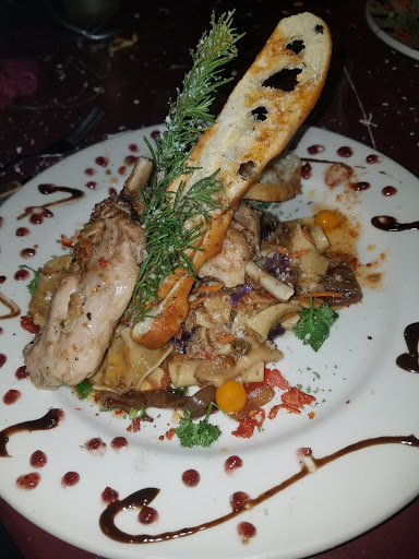 Restaurant «Clusters & Hops», reviews and photos, 707 N Monroe St, Tallahassee, FL 32303, USA