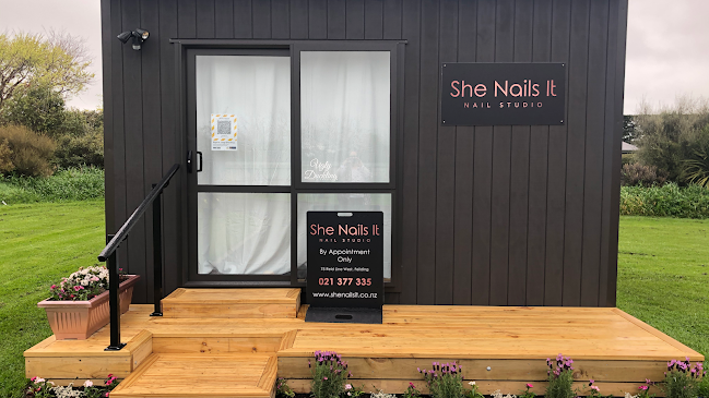 She Nails It - Nail Studio