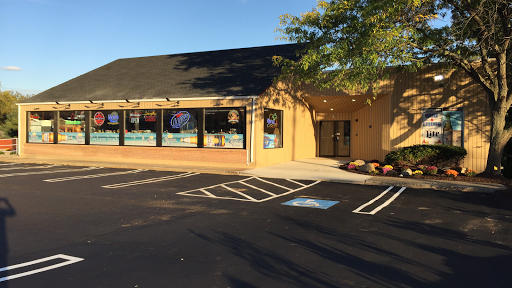 Liquor Store «Silverbrook Wine and Liquor», reviews and photos, 374 Boston Post Rd, Orange, CT 06477, USA