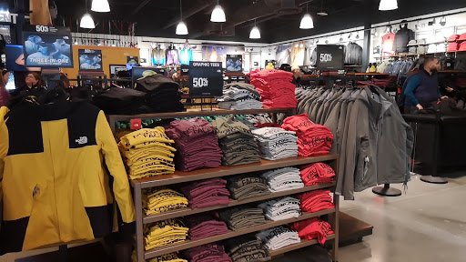 Clothing Store «The North Face Outlet», reviews and photos, 525 S Grand Central Pkwy, Las Vegas, NV 89106, USA