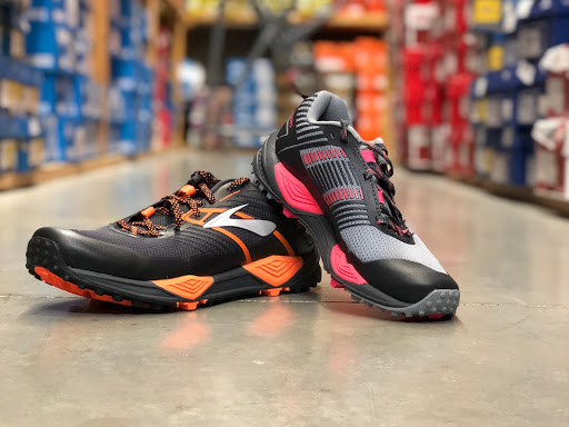 Shoe Store «Movin Shoes», reviews and photos, 528 S Park St, Madison, WI 53715, USA