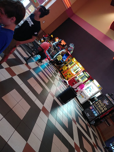 Movie Theater «Regal Cinemas Gulf Coast 16 & IMAX», reviews and photos, 10028 Gulf Center Dr, Fort Myers, FL 33913, USA