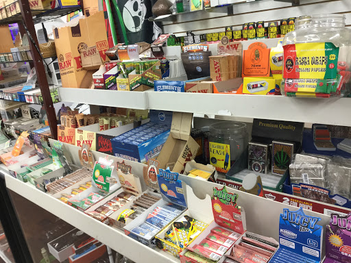 Tobacco Shop «AM SMOKE SHOP», reviews and photos, 1401 State St, Orem, UT 84057, USA