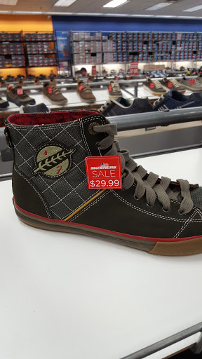Shoe Store «SKECHERS Factory Outlet», reviews and photos, 1304 S Harbor Blvd, Fullerton, CA 92832, USA
