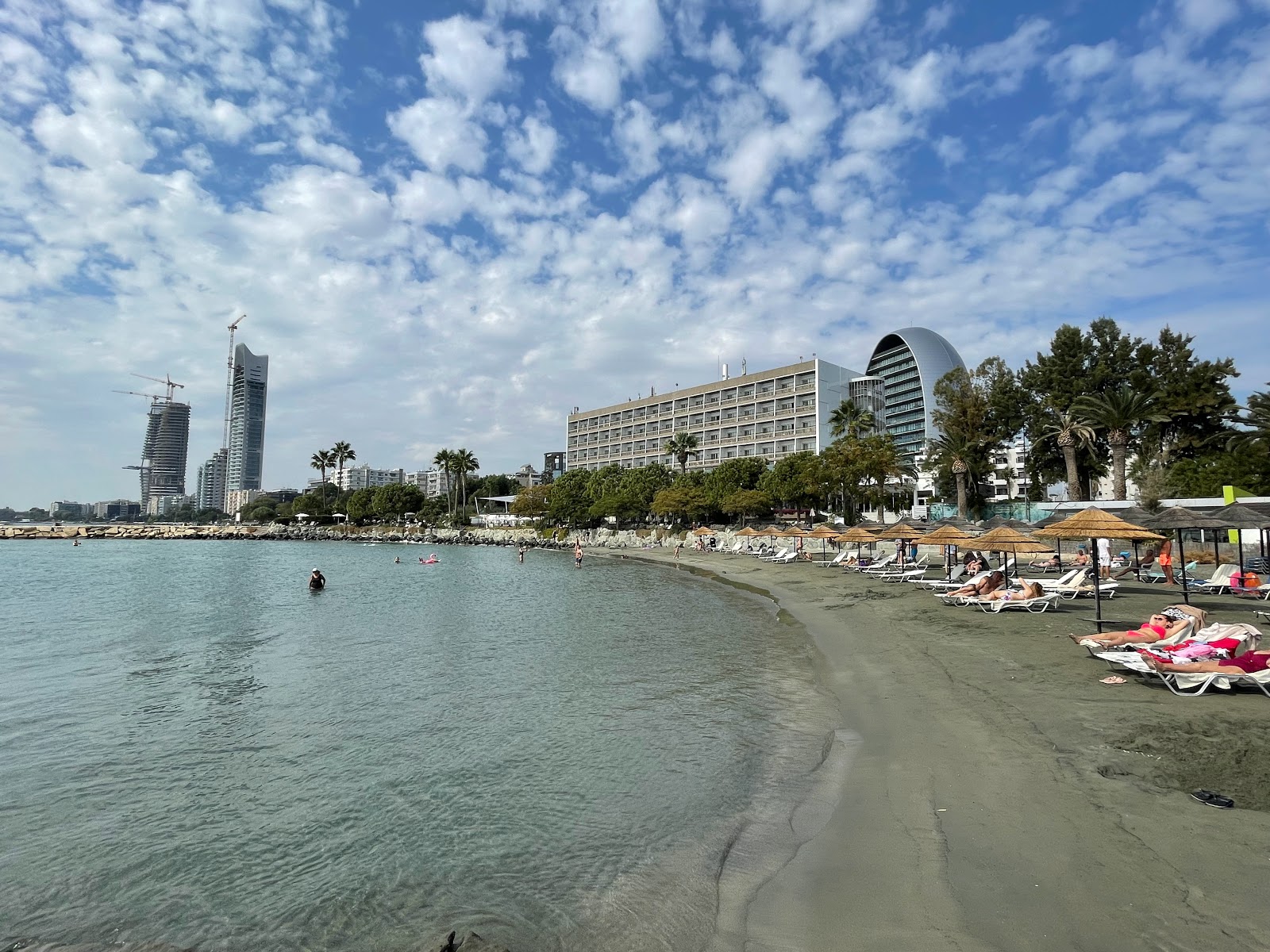 Photo de Crowne Plaza Limassol Beach et le règlement