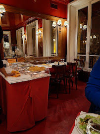Atmosphère du Restaurant de viande Le Relais de Venise - son entrecôte à Paris - n°4