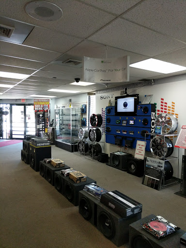 Car Stereo Store «WOW Electronics», reviews and photos, 21165 Gratiot Ave, Eastpointe, MI 48021, USA
