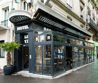 Extérieur du Restaurant LE 17 Hotel Cafe à Paris - n°12