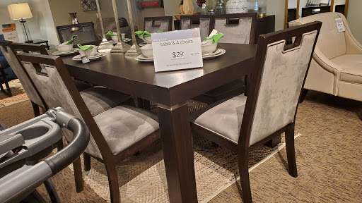 Furniture Store «Ashley HomeStore», reviews and photos, 8251 W Golf Rd, Niles, IL 60714, USA