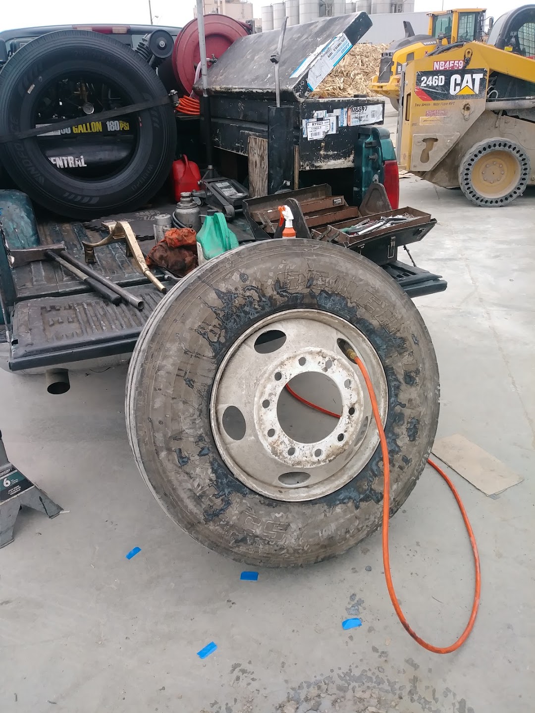 Er 24 hour truck tire repair mobile service