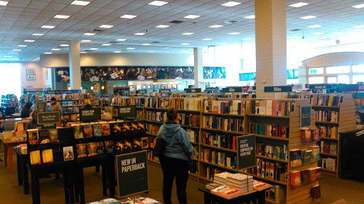 Book Store «Barnes & Noble», reviews and photos, 2751 Paper Mill Rd, Wyomissing, PA 19610, USA