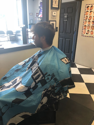 Barber Shop «DaShop Barber Shop», reviews and photos, 9521 S Orange Blossom Trail, Orlando, FL 32837, USA