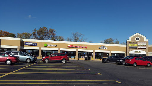 Harvard Row Mall, 21762 W Eleven Mile Rd, Southfield, MI 48076, USA, 