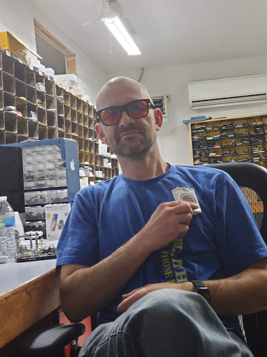 Cell Phone Store «CELL IT HERE», reviews and photos, 310 Main St, Bridgeport, OH 43912, USA