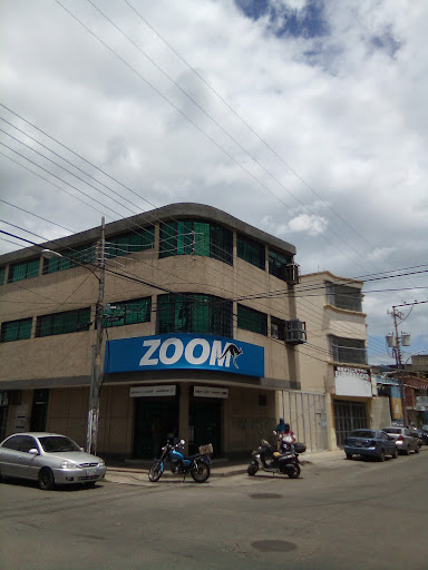 ZOOM, Av Miranda