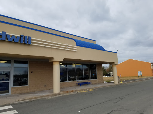 Thrift Store «Goodwill Bloomfield Store & Donation Station», reviews and photos, 331 Cottage Grove Rd, Bloomfield, CT 06002, USA