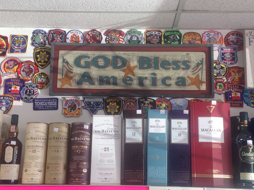 Liquor Store «Shoreham Wines & Spirits», reviews and photos, 99 NY-25A #21, Shoreham, NY 11786, USA