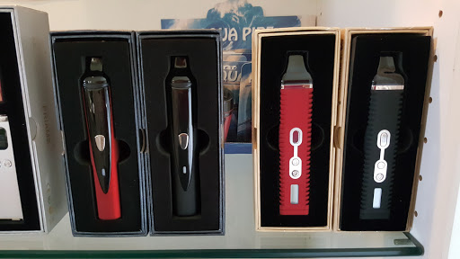 Tobacco Shop «Apparatus Smoke Shop», reviews and photos, 284 Cowesett Ave, West Warwick, RI 02893, USA