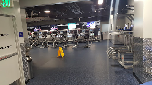 Health Club «Crunch - Van Nuys», reviews and photos, 6723 Van Nuys Blvd, Van Nuys, CA 91405, USA
