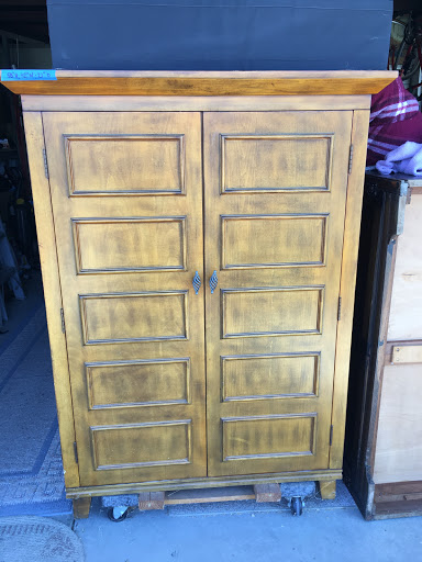 Thrift Store «The Salvation Army Family Store and Donation Center», reviews and photos, 17362 Beach Blvd, Huntington Beach, CA 92647, USA