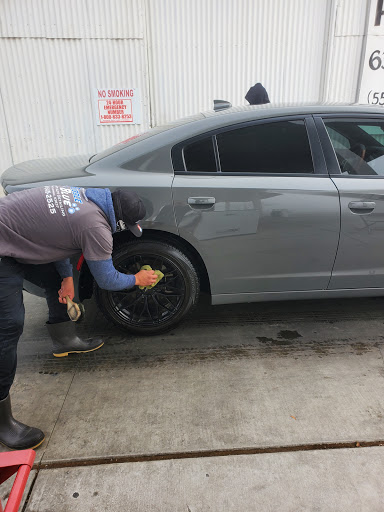 Bubble Blue Car Wash & Auto Detail en Madera