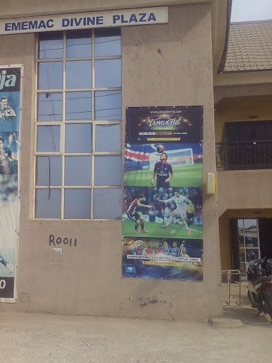Ememac Divine Plaza, Gwagwalada-Kutunku, Gwagwalada, Nigeria, Outlet Mall, state Niger