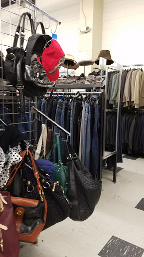 Thrift Store «Veterans Thrift Store», reviews and photos, 1190 Garey Ave, Pomona, CA 91766, USA