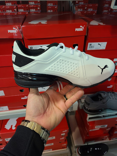 Sporting Goods Store «Nike Factory Store», reviews and photos, 11656 NE Executive Dr, Edinburgh, IN 46124, USA