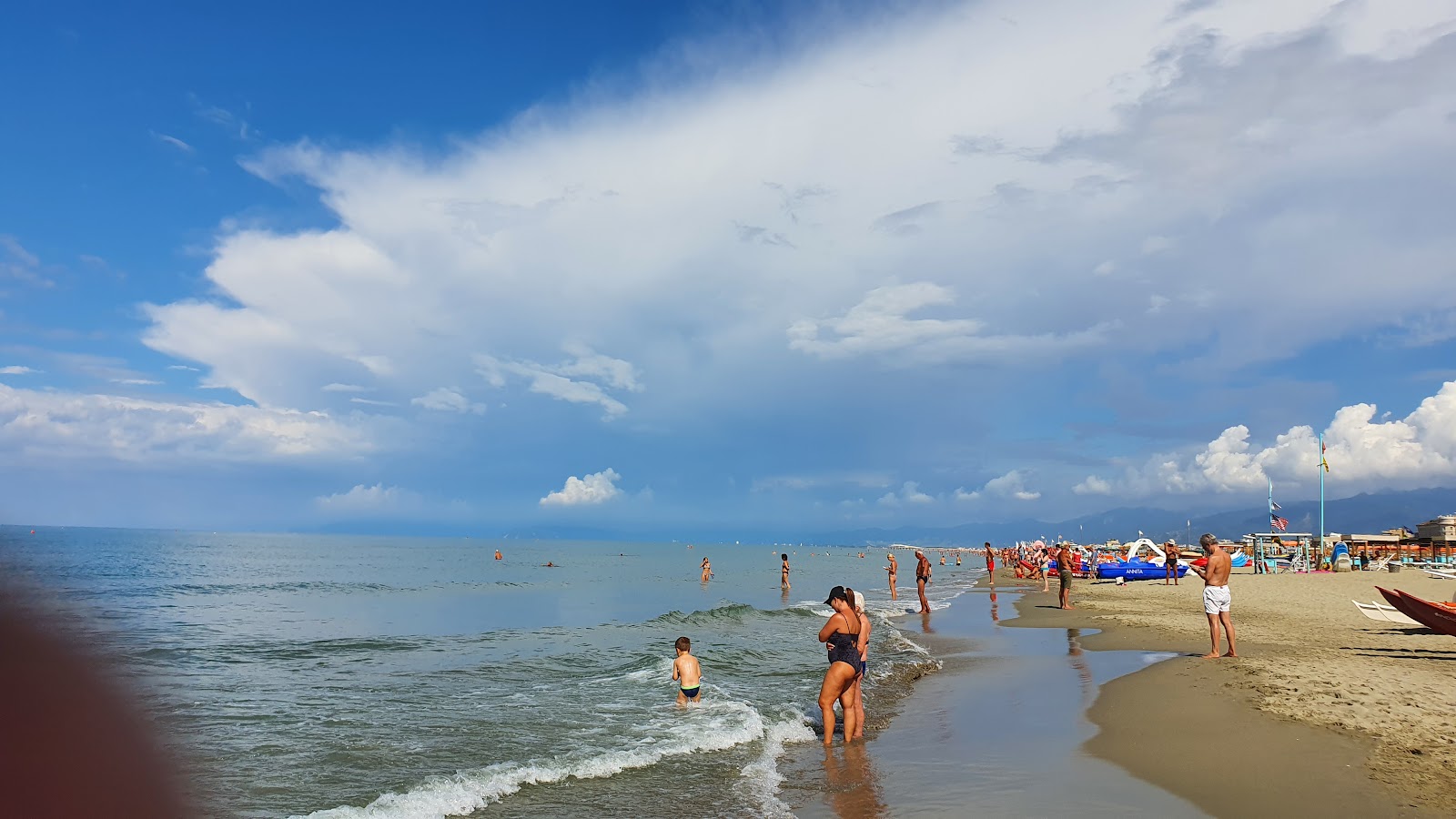 Foto af Spiaggia Lido di Camaiore faciliteter område